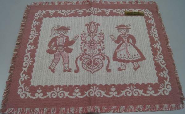 オーストリアのチロル織り柄のテーブルプレイスマット　ピンク